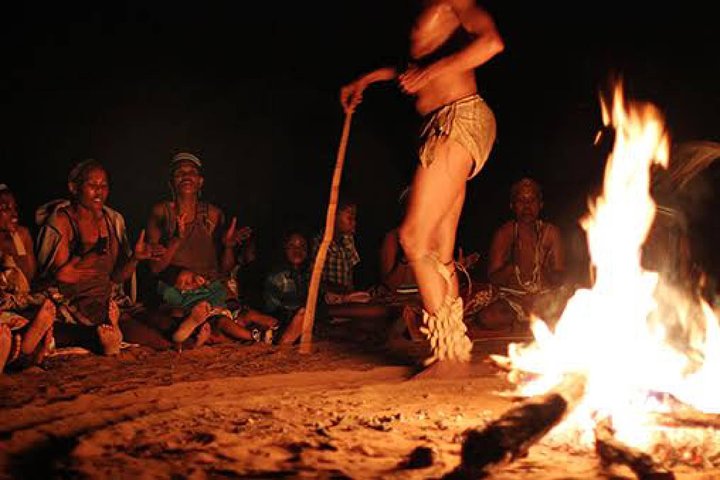 4 Day Desert and Bushmen Trail: Central Kalahari Wild Camping Safari