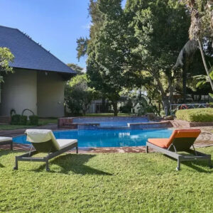 Cresta Thapama — Central Francistown, minutes from the airport