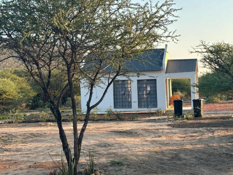 Leropong Manor Mahalapye, Mahalapye - property photograph 1