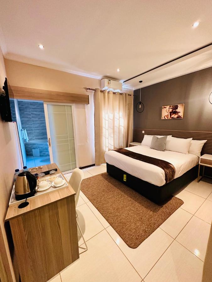 Live-Inn Luxury Suites Mahalapye, Mahalapye - property photograph 1