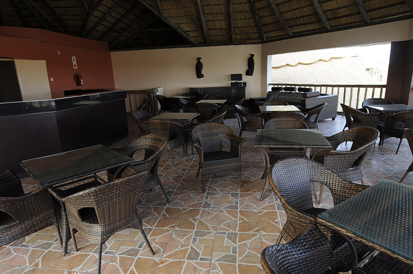 Pelican Lodge, Nata