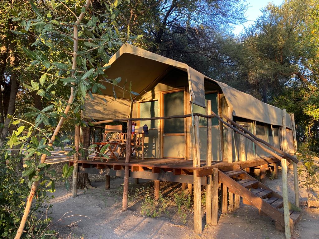 Accommodation and river frontage at Swamp Stop, Sepopa