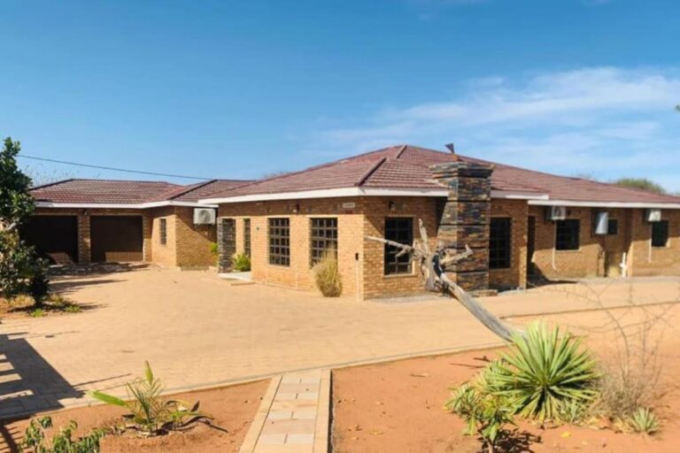 Los Abrigos Villa