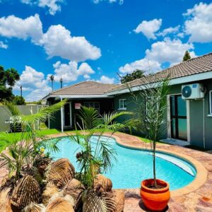 Que Self Catering Apartments Block7