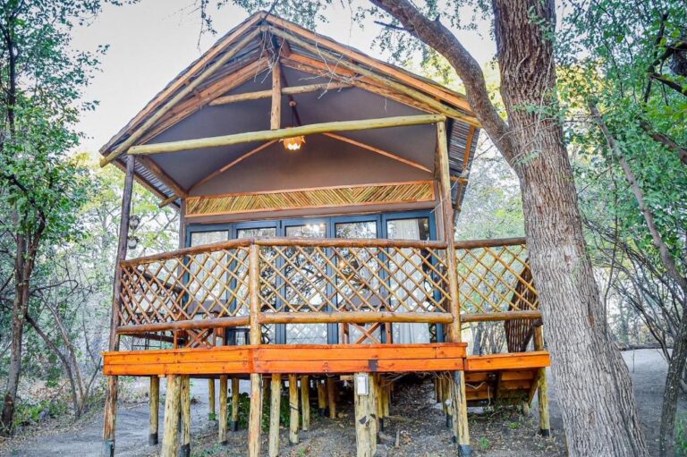Rustic Gate Lodge and Campsite